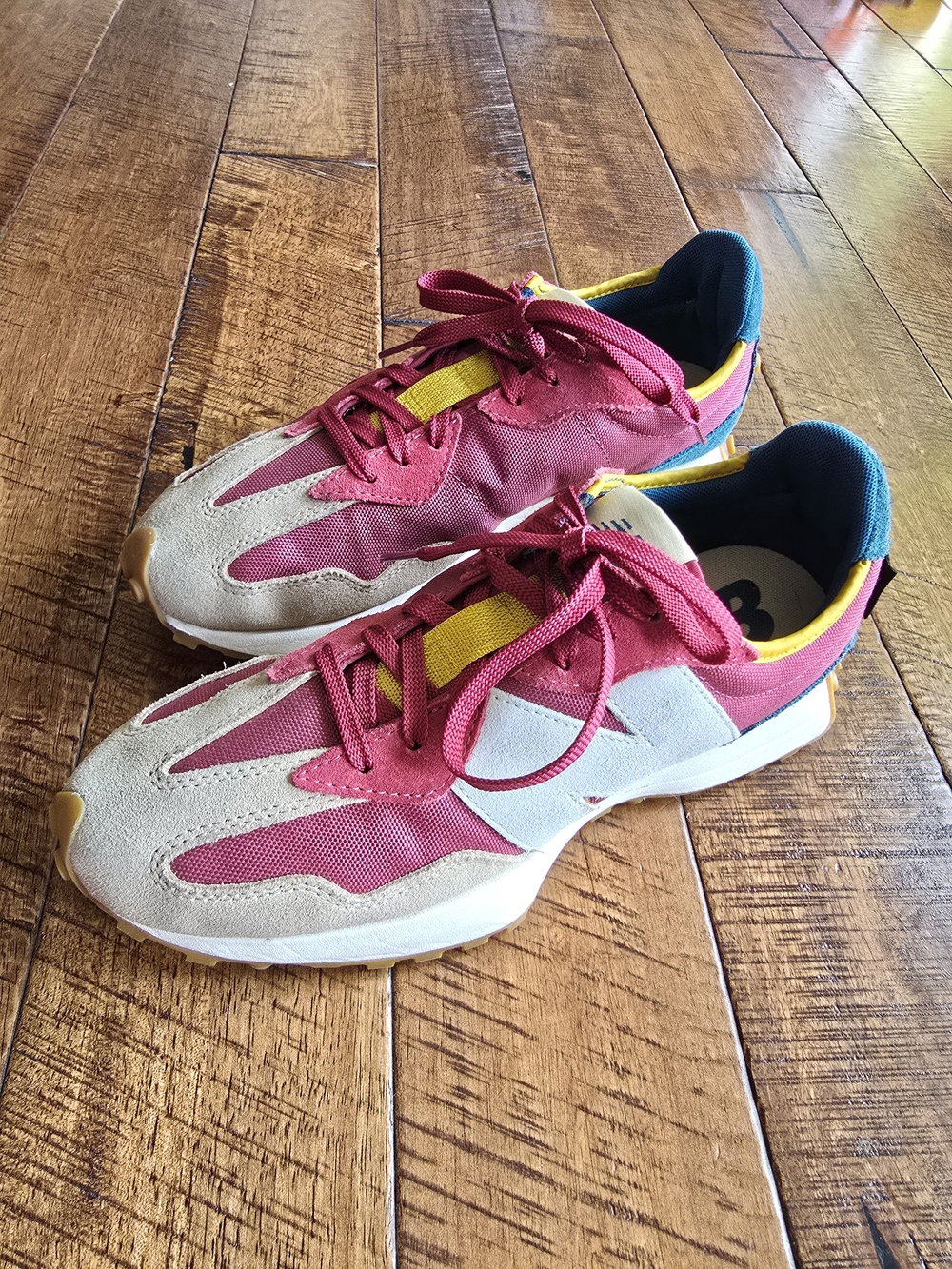 New Balance 327 Shoes